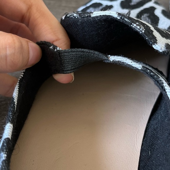 Something Navy Animal Print Comfy flats (Size 8.5) - Picture 6 of 11